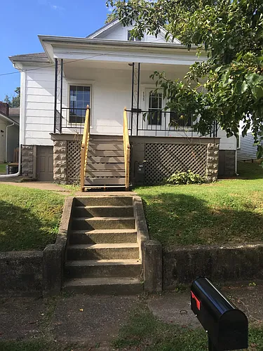 135 W Woodland Ave Photo 1