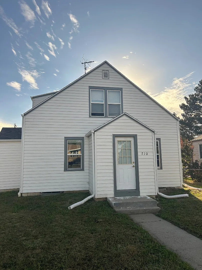 710 Haines Ave - 710 Haines Ave Unit B — Photo 3