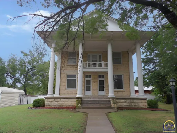415 W Walnut St, Junction City, KS 66441