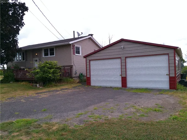 976 Lake Rd W, Hamlin, NY 14464