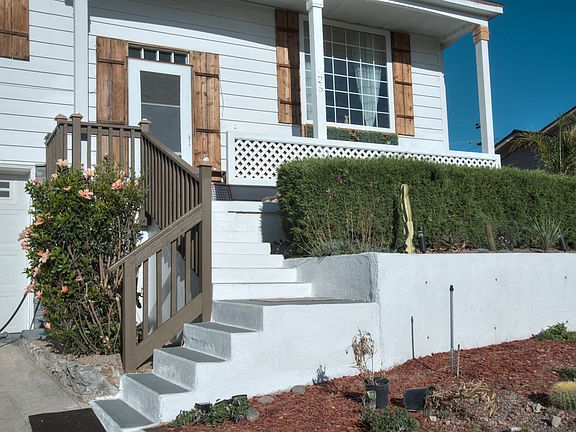 Entry to Mail Living area