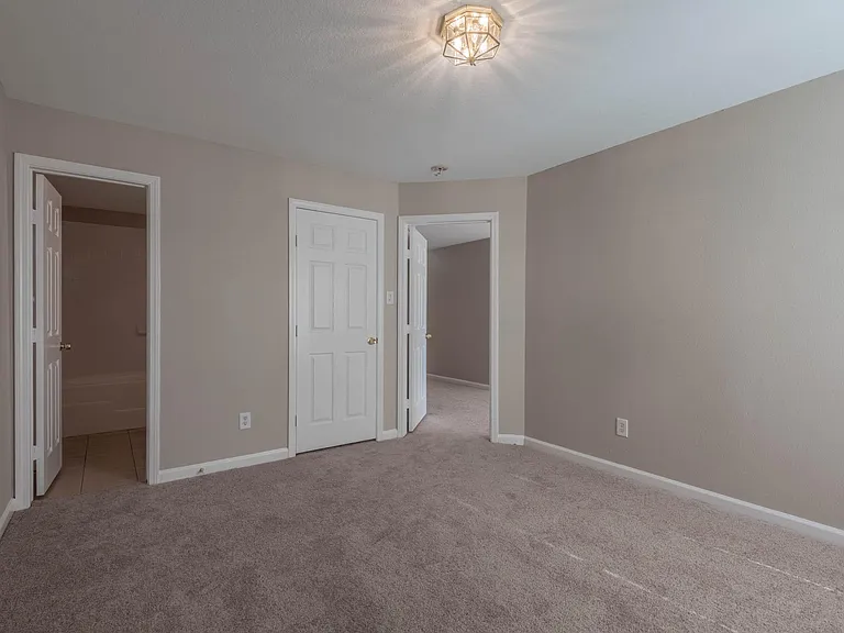 10203 Azalea Vlg — Photo 11