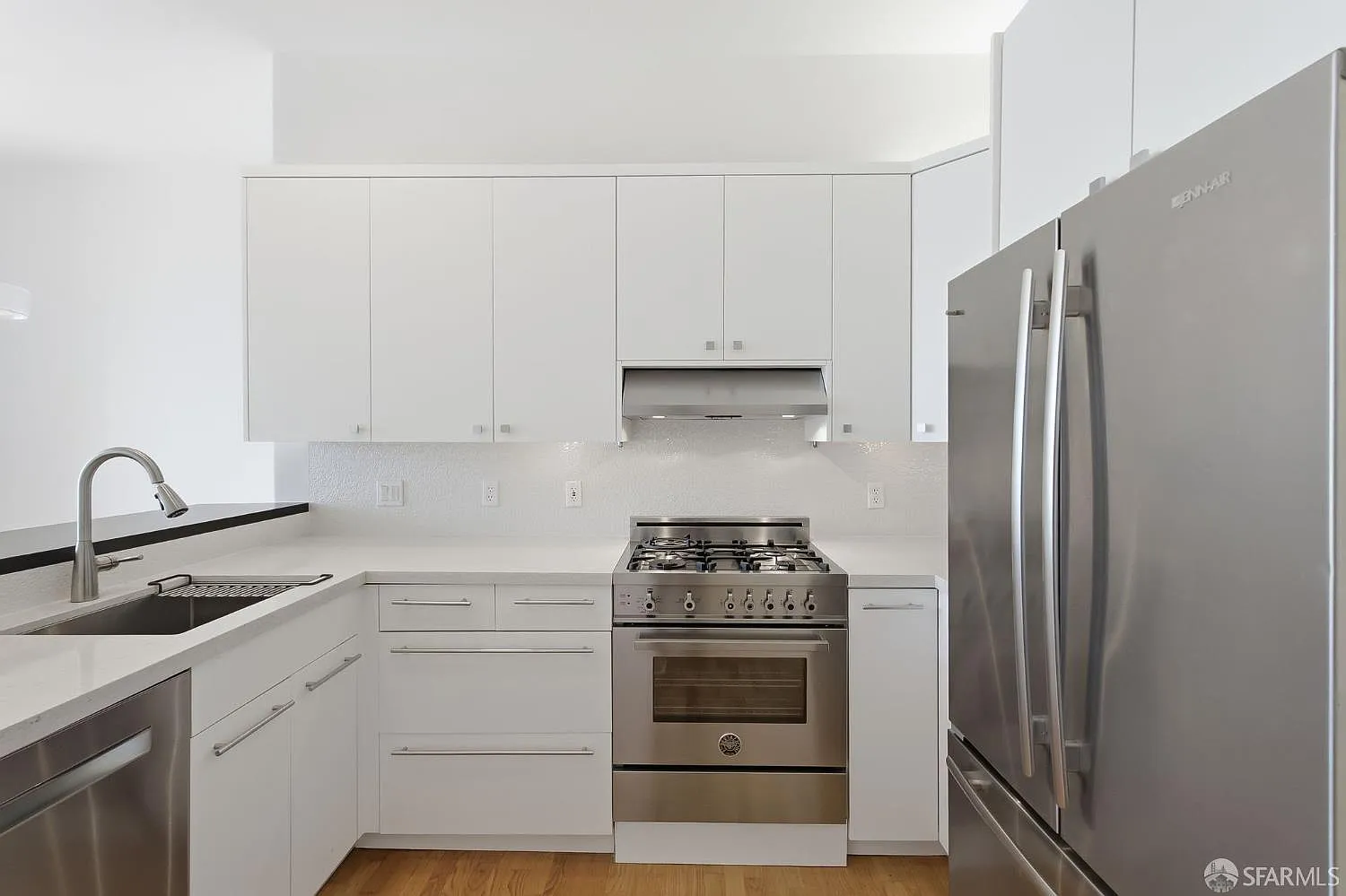 165 Russ St - Photo 6