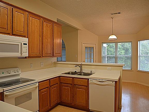 2nd image of 1517 Merritt Dr