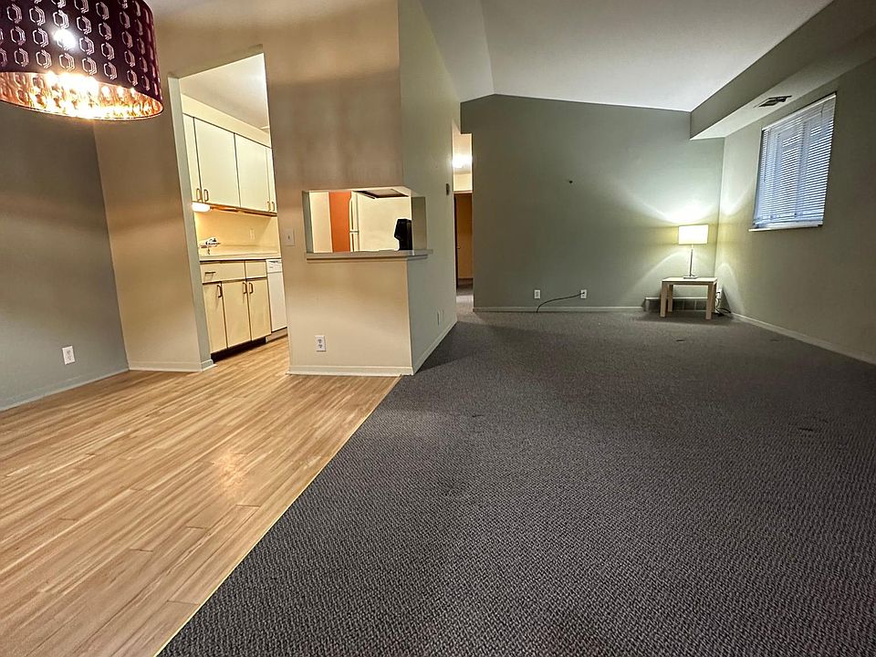 1st image of 819 Minnesota Dr APT 203