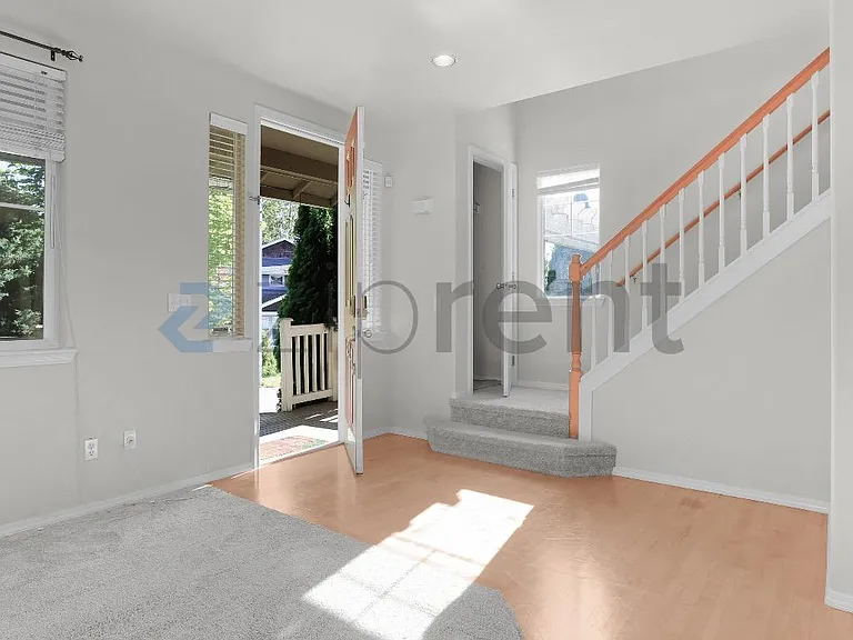 112 203rd St SE — Photo 3