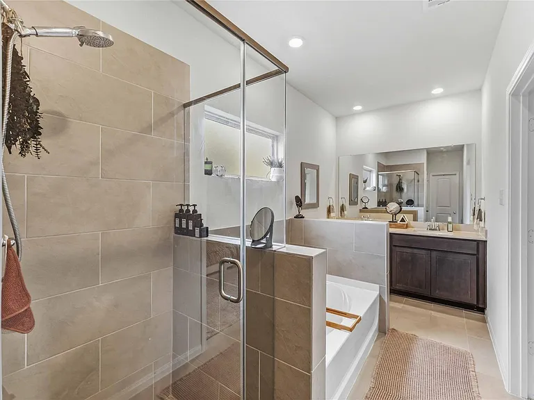 7954 Cypress Country Dr — Photo 19