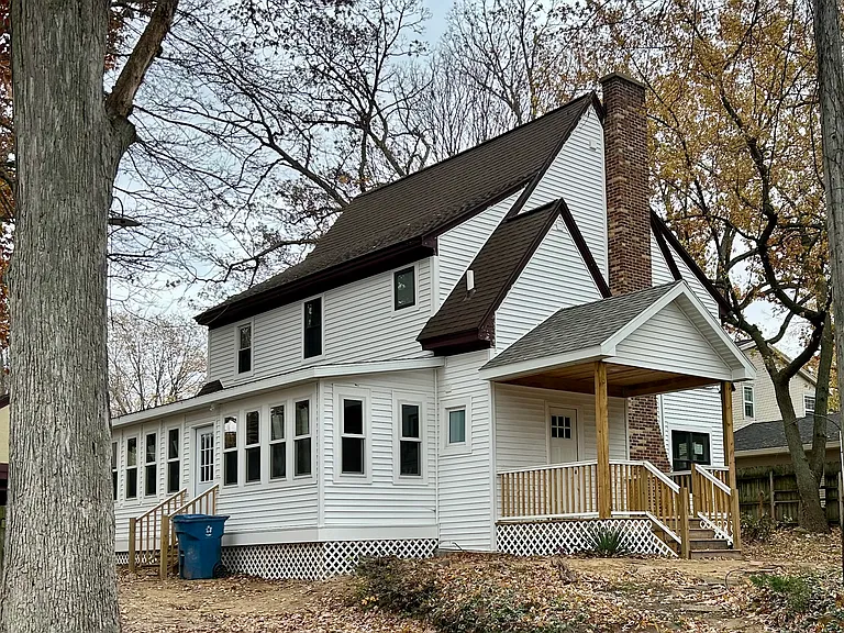 2390 Crestview Dr SW — Photo 27