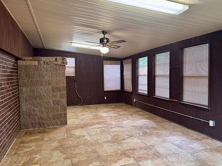 3812 NE 142nd Cir — Photo 14