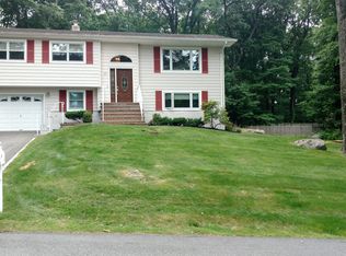 43 Siek Rd, Kinnelon, NJ 07405