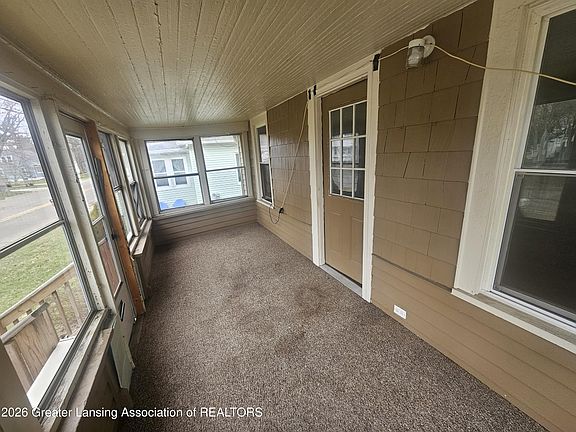3rd image of 609 S Rosemary St