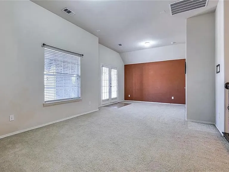 2485 Mackinac Dr — Photo 16