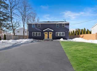 44-46 Willard St, Lowell, MA 01850