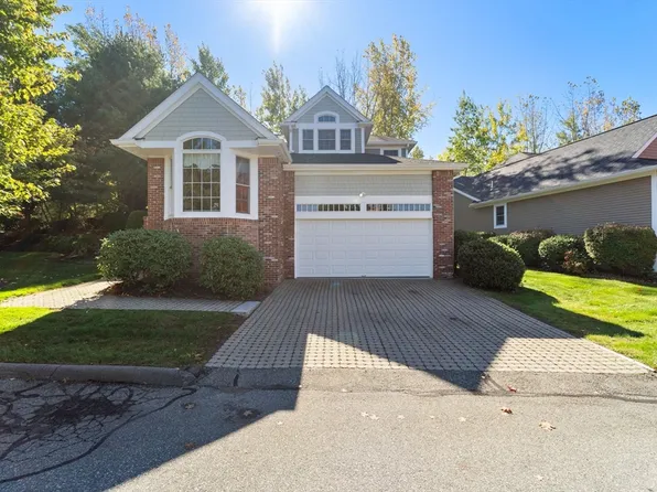 4 Riverwalk Ln Unit 4, East Walpole, MA 02032