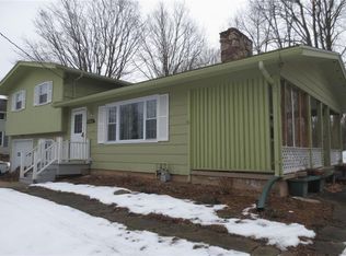 262 Erin Rd, Medina, NY 14103
