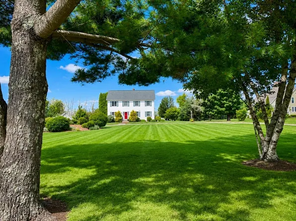 60 Osgood Rd, Sterling, MA 01564