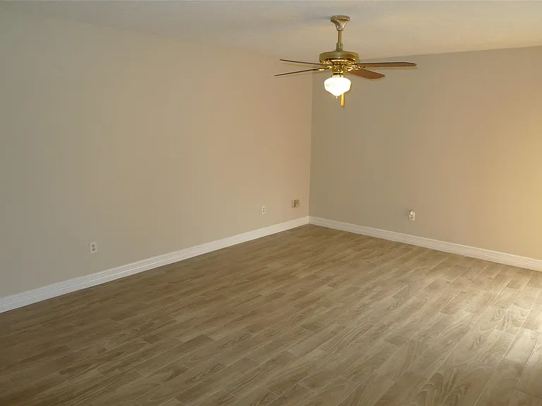 14223 Whitecross Dr — Photo 21