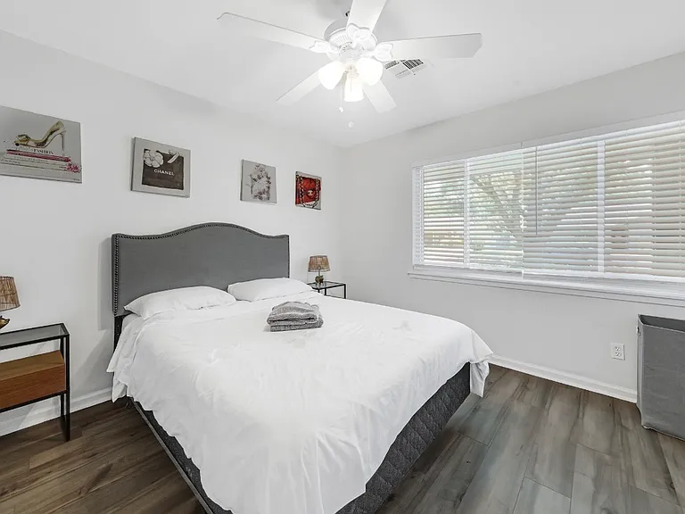 This is the third guest room with a queen size bed