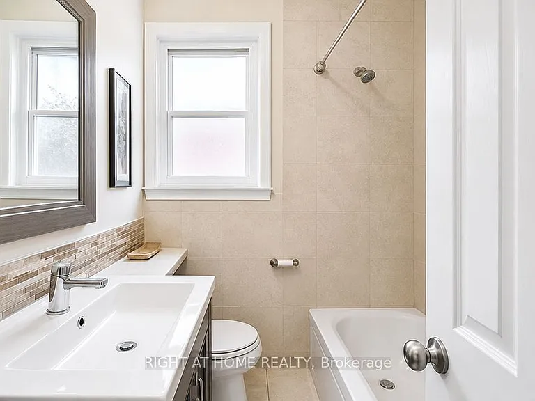 1788 Keele St — Photo 8