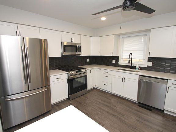 3rd image of 871 Lollypop Ln