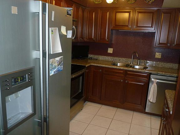 4th image of 453 S Parkcrest Unit 438
