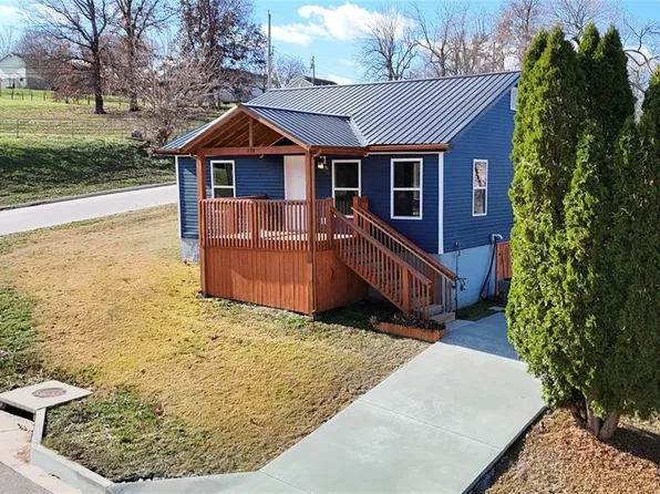 720 Kennett St, De Soto, MO 63020