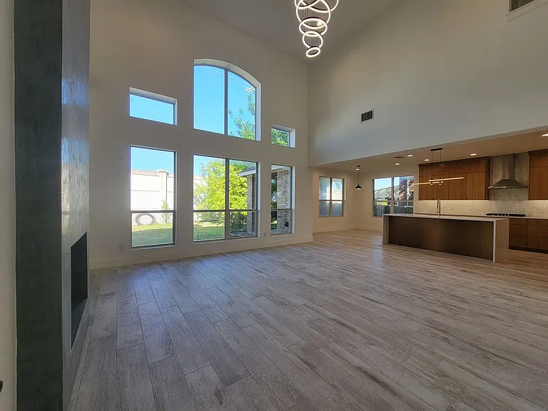 405 Darkwoods Dr — Photo 5