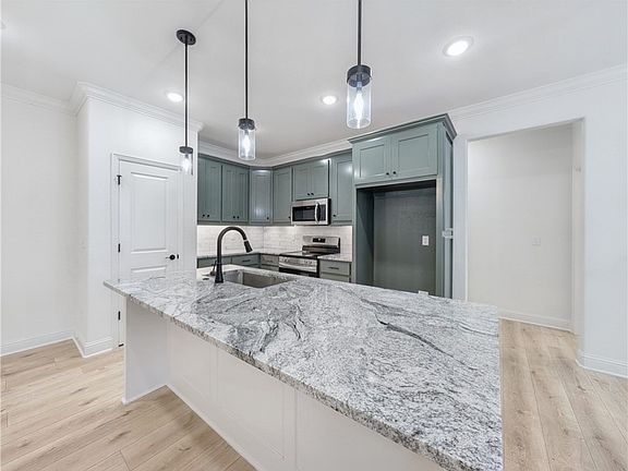 4th image of 4 Kiswick Cir