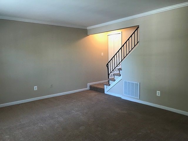 1st image of 302 S Chesire Ct