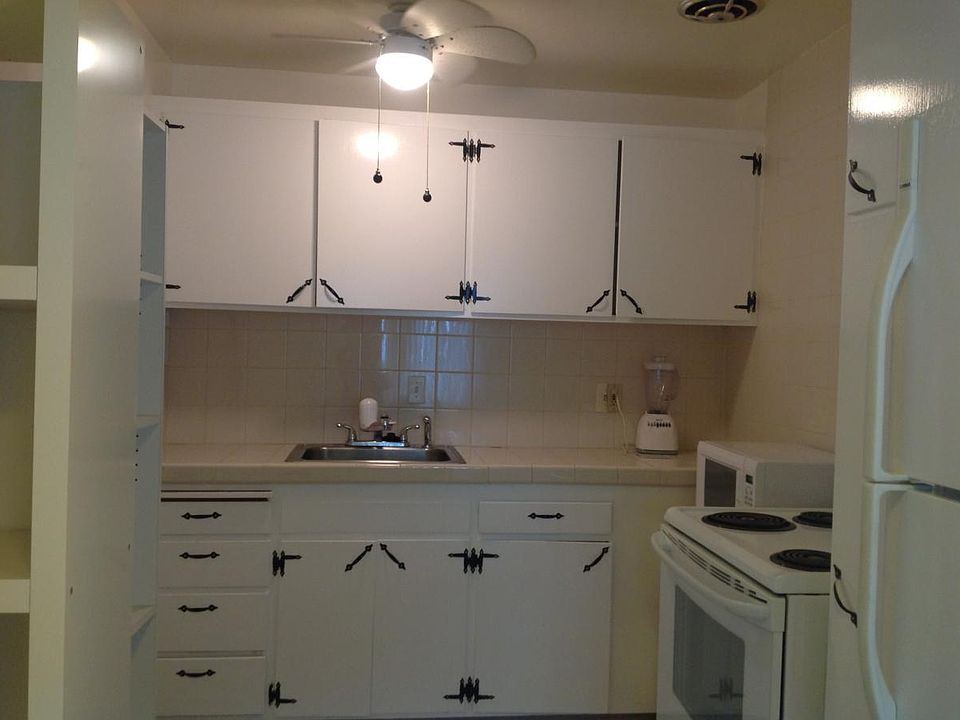 1st image of 1340 El Camino Real APT 3