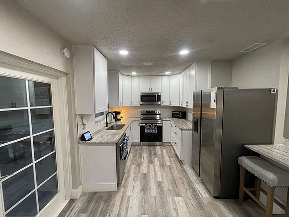 4th image of 1402 W Virginia Ln