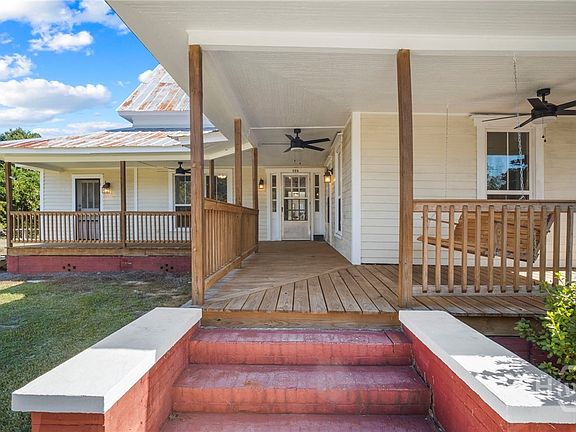 4th image of 295 S Lewis Street