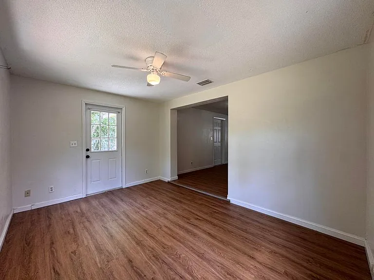 535 Olive St — Photo 8