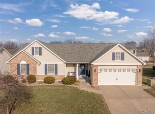323 Wildberry Ln, Saint Charles, MO