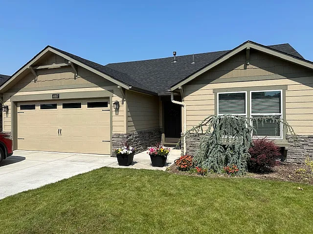 4467 SW Salmon Pl — Photo 2