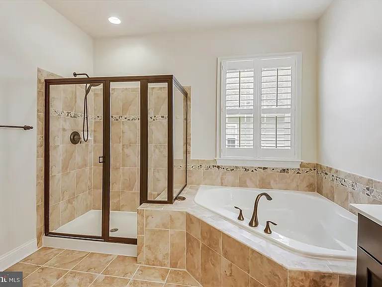 5815 New Berne Rd — Photo 17