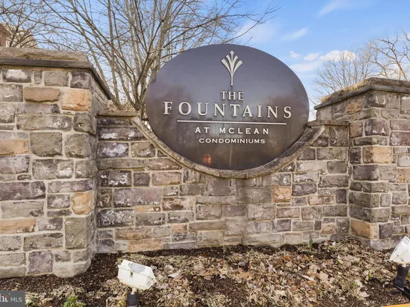1527 Lincoln Way APT 201B, Mc Lean, VA 22102