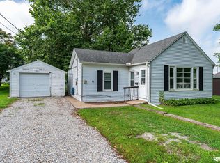 912 SW 5th St, Aledo, IL 61231