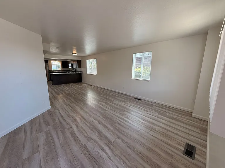 319 Thoma St #B — Photo 3