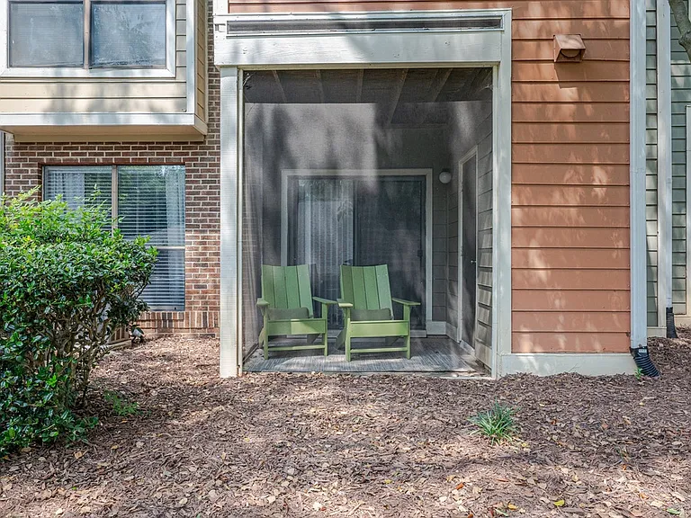 The Retreat at Lake Johnson Apartments — Photo 17