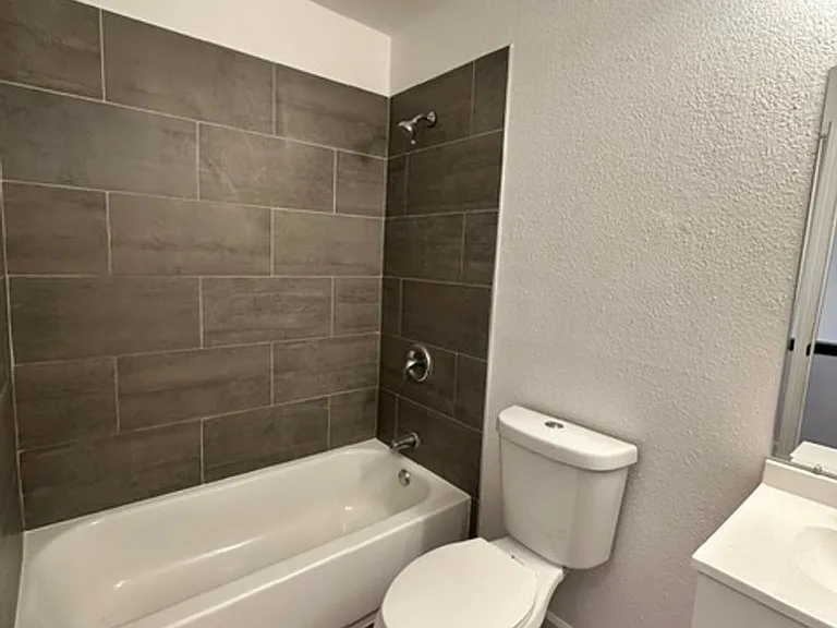 3411 Center Dr — Photo 28