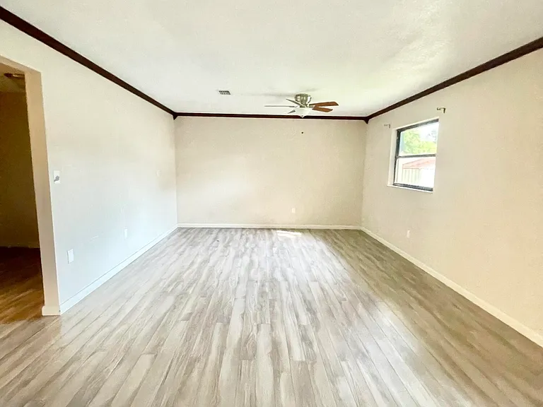 3025 Briarwood Ln — Photo 3