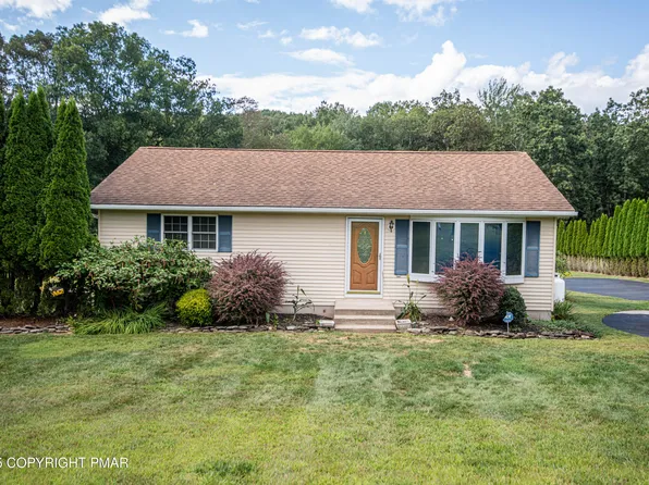 1104 Sugar Hollow Rd, Saylorsburg, PA 18353