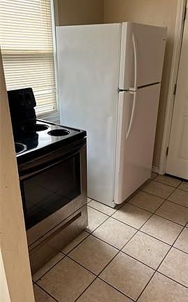 3rd image of 6231 Pasteur Blvd