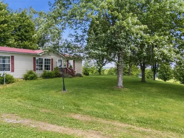 4731 State Route 555, Little Hocking, OH 45742