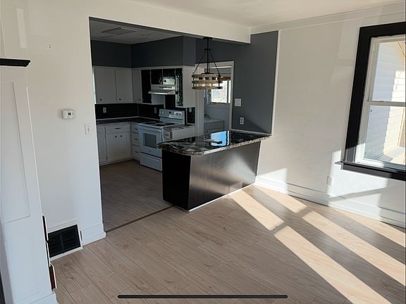 2nd image of 1506 Douglas Ave