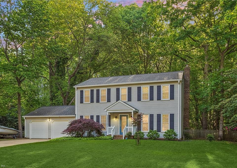 1st image of 8 Graham Dr