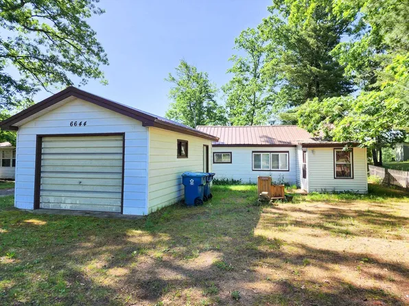 6644 Carpenter Rd, Harrison, MI 48625
