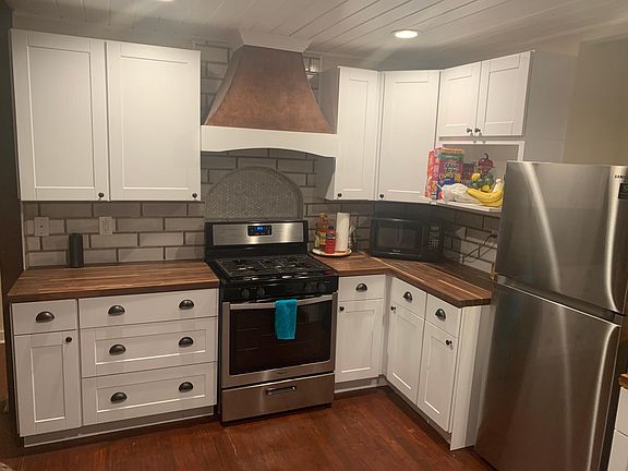 5th image of 908 E Crockett St