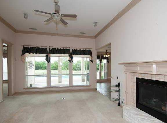 5th image of 3329 Vista Lake Cir
